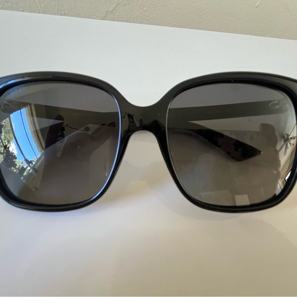 GUCCI Black oversized Square Sunglasses polarized GG0022S main image 9